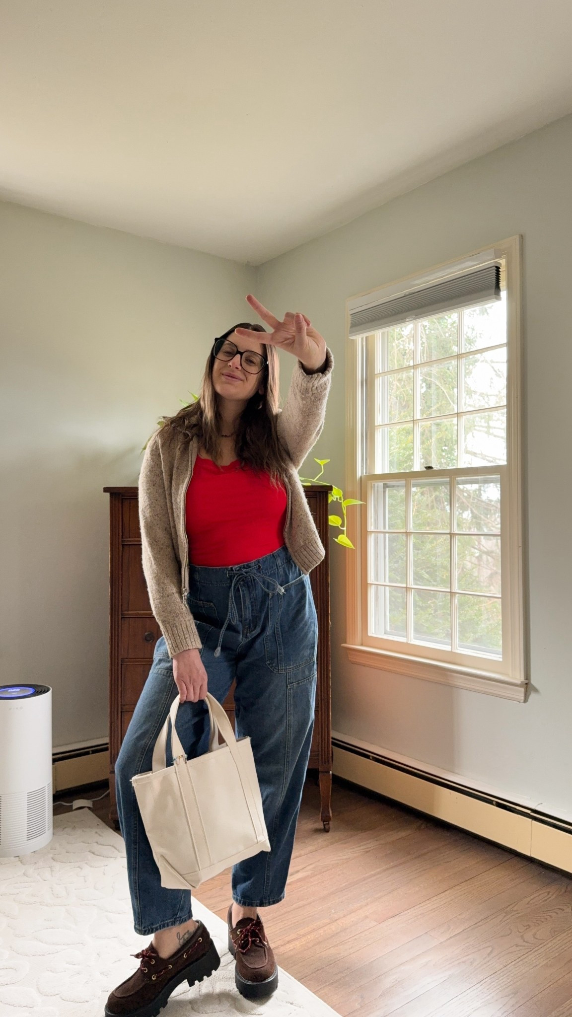 Starting to fit in cute looks again! Loving this stretchy tee from @zesica_official and it’s under $20!
-
Shop this look:
-


#LTKmomlife #LTKFindsUnder50 #LTKootd