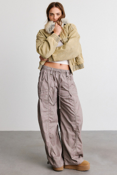 BDG Sunridge Mid-Rise Cargo Balloon Pants | Urban Outfitters (US and RoW)