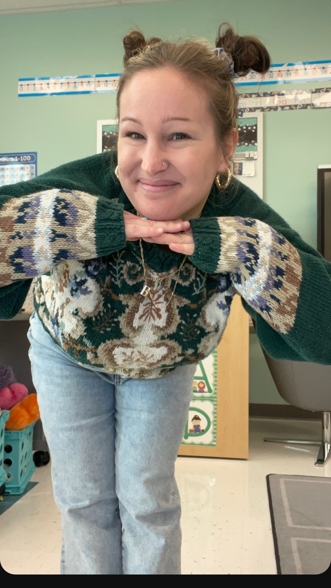 Comfy cozy fit!

Sweater was thrifted, but I linked similar. 
Jeans- size 10

#LTKSeasonal #LTKMidsize #LTKStyleTip