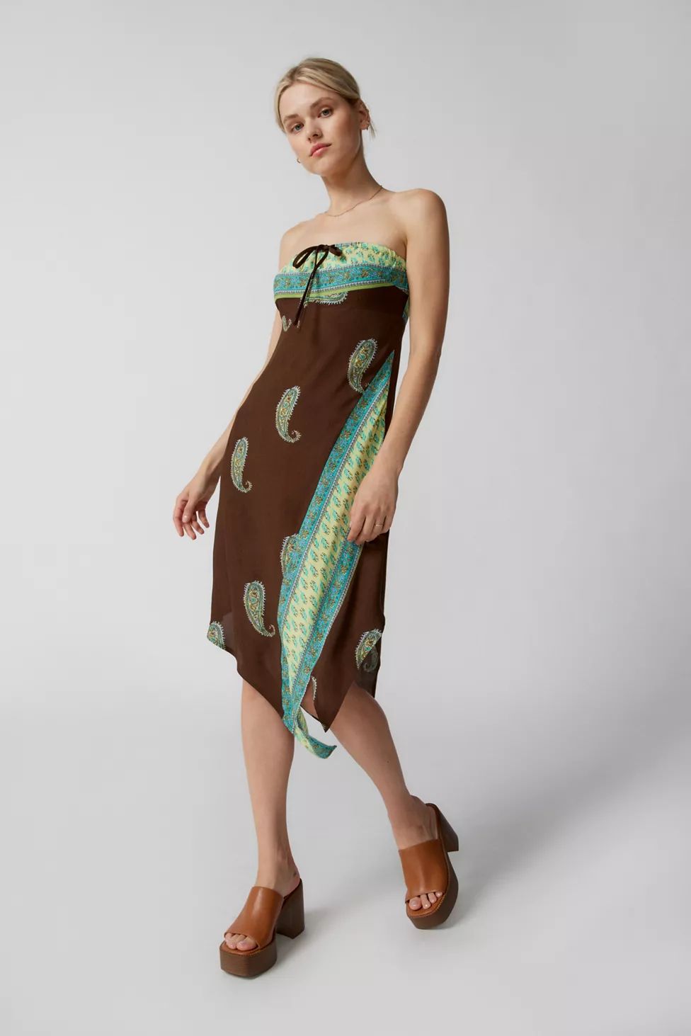 Ecote Pacy Paisley Strapless Midi Dress | Urban Outfitters (US and RoW)