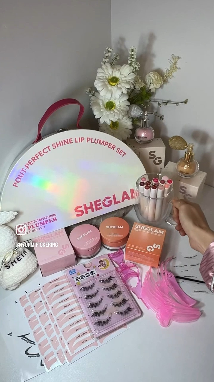 Unboxing my @sheinofficial haul♥️
WORLDWIDE SHIPPING✈️


*not on the list, that means sold out!
*more video about this coming soon✌️
*and I ordered wrong size of black clothing, Should L not XL😅
I am tall, 174cm
Next time, make sure size L
Bought these clothing for home and walk🥳
Very comfortable🫧

I wanted to try SHEIN Beauty @sheglam_official 
Beautiful glitters and lip plumpers
and all the beauty tools🥳

My skin is getting better, so now learn more about makeup, not about I want to be more pretty 
I want to be looked clean and tidy 
and my colors😊

Start my MAKEUP journey 
I will share all the footage about this
Hopefully helpful for makeup beginners like me🎈

Thank you so much for your ♥️
Giveaway me so much good energy🫶

#shein #sheinofficial #sheinforall #sheinhaul #sheingals #sheincurve #sheinoutfits #sheinstyle #sheinbrasil #sheingoodfinds #sheinfinds 
#쉬인 #쉬인하울 #쉬글램립플럼퍼 #쉬글램 

#sheglam #sheglamlipstick #sheglamlipplumper #lipplumping #lipplumpers #sheglammakeup #sheglammusthaves #sheglamhaul #sheglamglitter #glitterspray #pinkglitterspray 

#shopltk #ltkbeauty #ltkaustralia #ltkeurope

#LTKbeauty #LTKAsia #LTKeurope