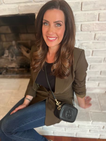 I love a good blazer, jeans, handbag and boots! Fall is my favorite time of the year and I love the wardrobe that goes along with it! 

#LTKGiftGuide #LTKSeasonal #LTKbeauty