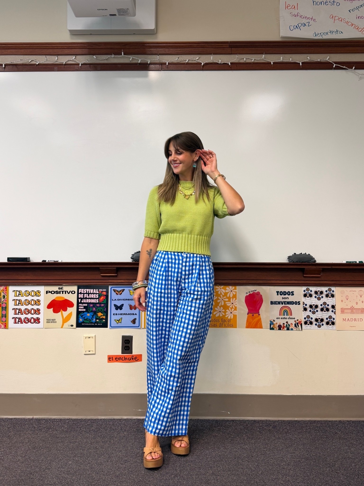 Teacher outfit today!
Pants are a Nuuly rental. Brand is Little Lies