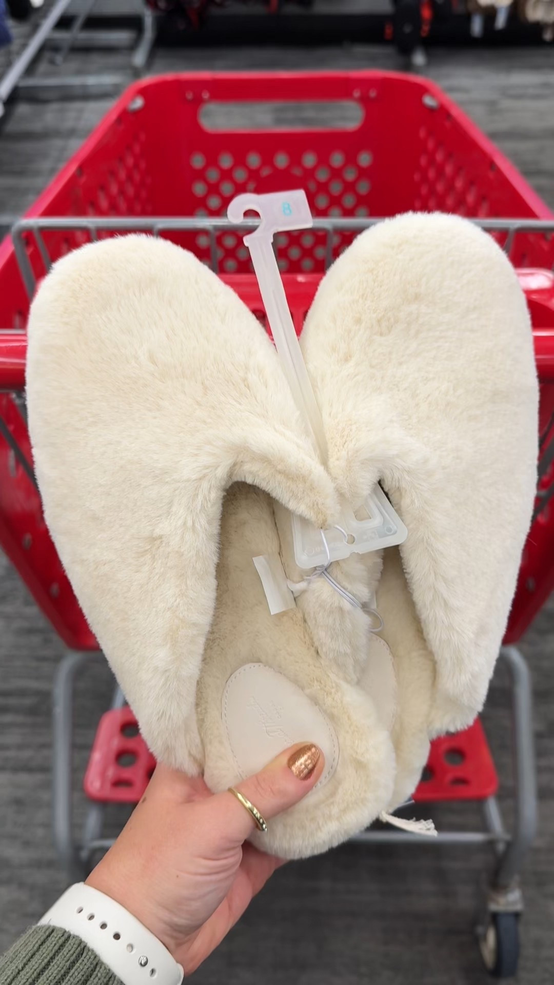 Cozy mule slippers 20% off 

#LTKFindsUnder50 #LTKSaleAlert #LTKFindsUnder100