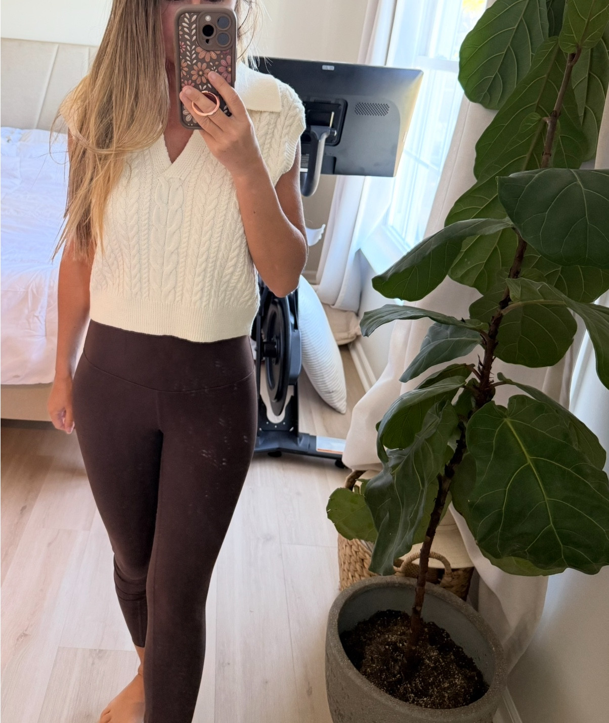 Perfect color brown leggings for Fall/Winter! 🍂🐻🐴🤎🍄‍🟫🐿️🍁

#LTKSeasonal