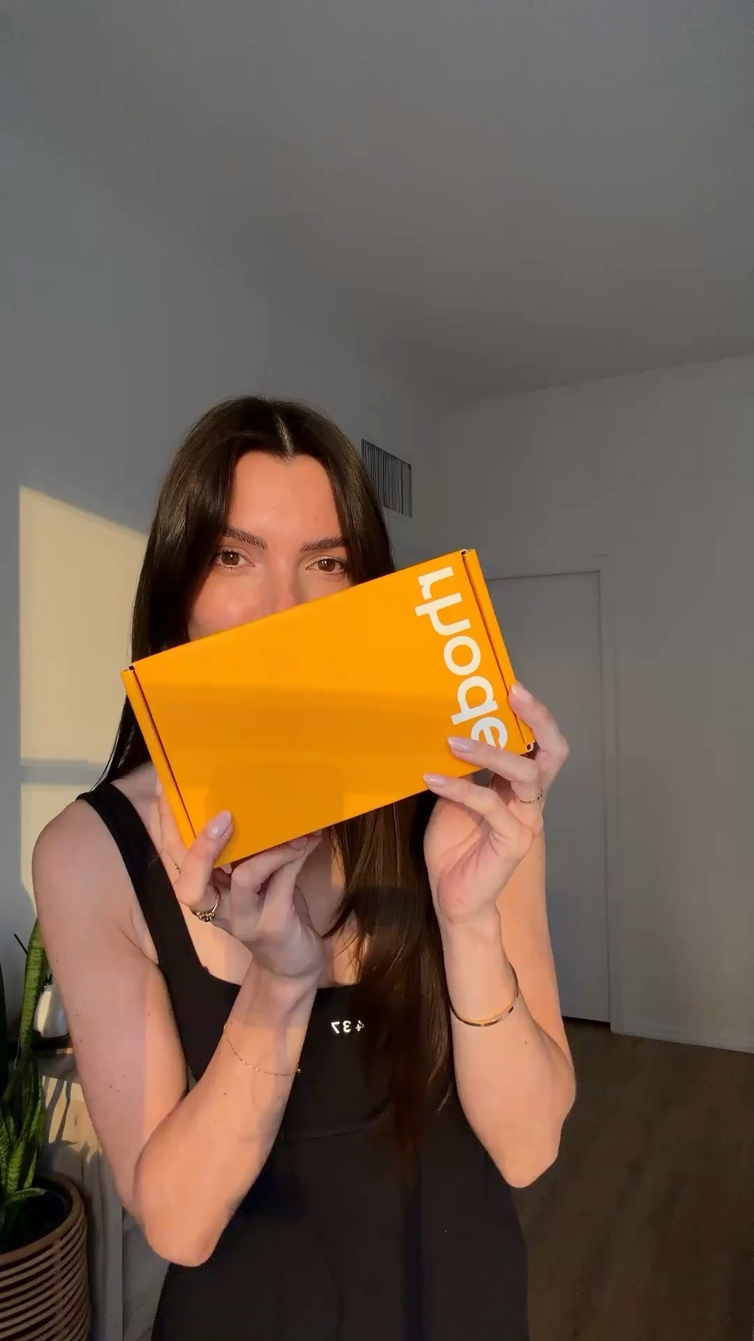 Rhode delivery unboxing & pocket blush try on ✨


#LTKgrwm #LTKselfcare #LTKvlog