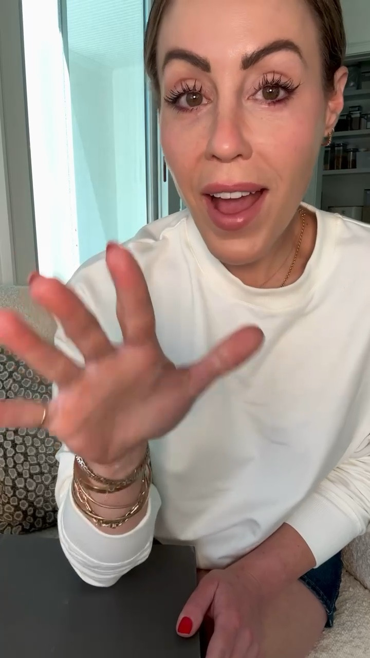 5 products that I share with my friends in our group chats that I think you’ll love ❤️

#LTKFindsUnder100 #LTKStyleTip #LTKSeasonal