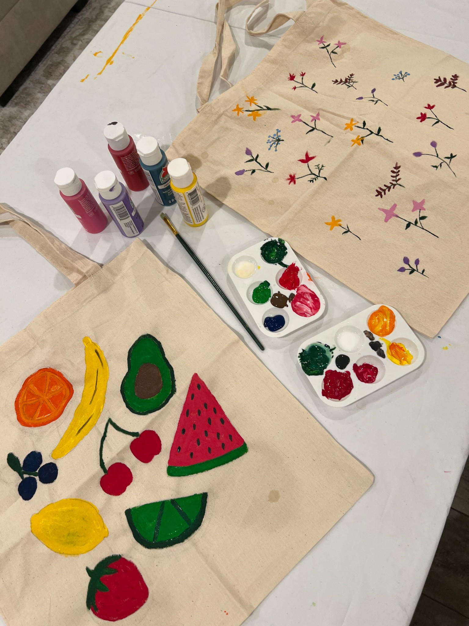 Girls Night Idea: Painting Tote Bags 🎨