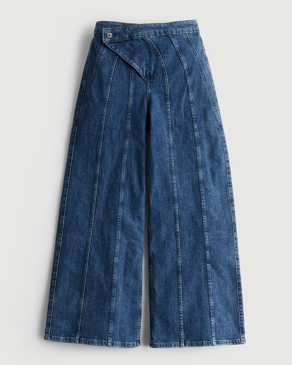 Social Tourist | HollisterCo.com | Hollister (US)