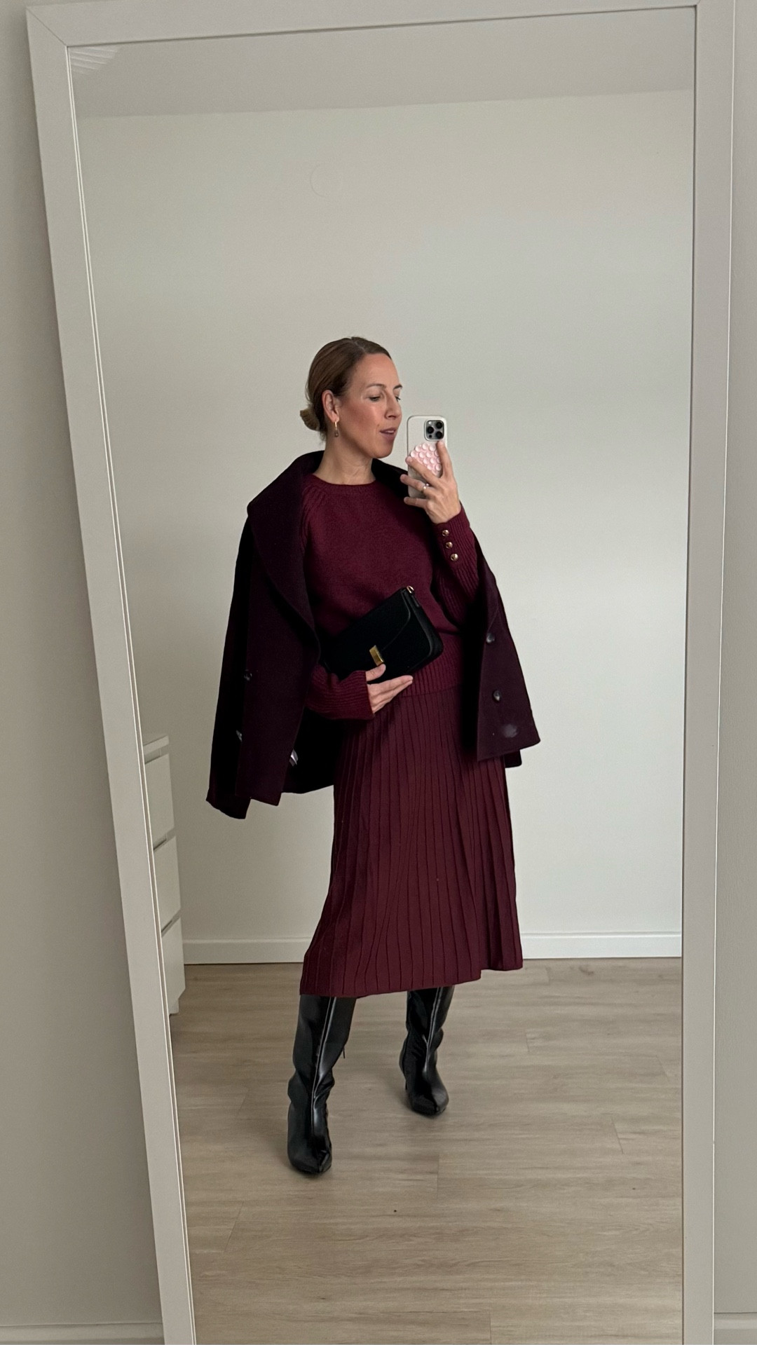 Bordeaux Outfit: Rock & Pullover
15% mit "sette15"

#LTKstyletip #LTKfestive #LTKwinter