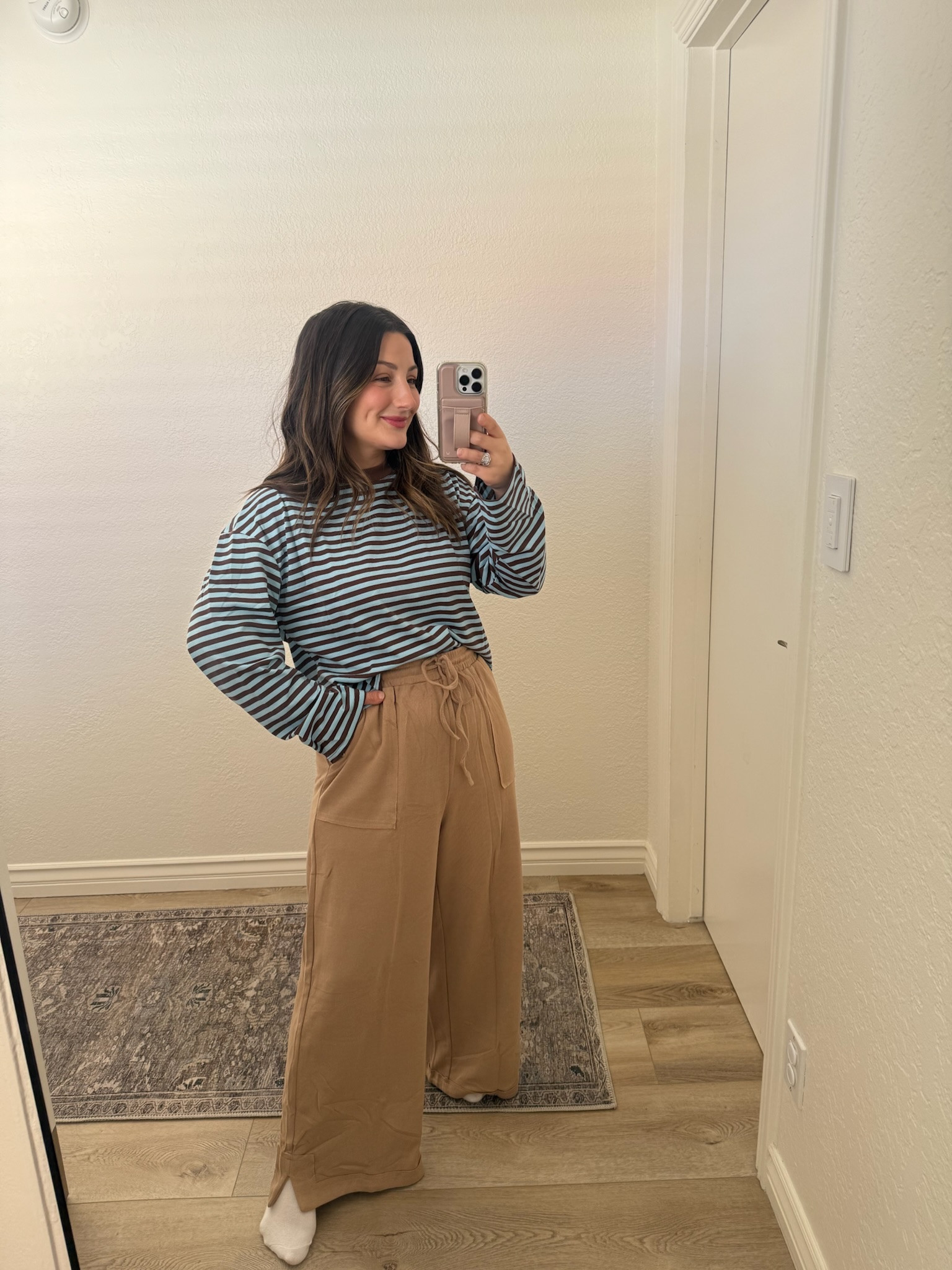 Relaxed fit outfit with wide leg pants and slightly cropped striped tee! 

Pants color khaki size medium, Long sleeve tee color blue size small 

5'0" 140lbs

#LTKootd #LTKPetite #LTKFindsUnder50