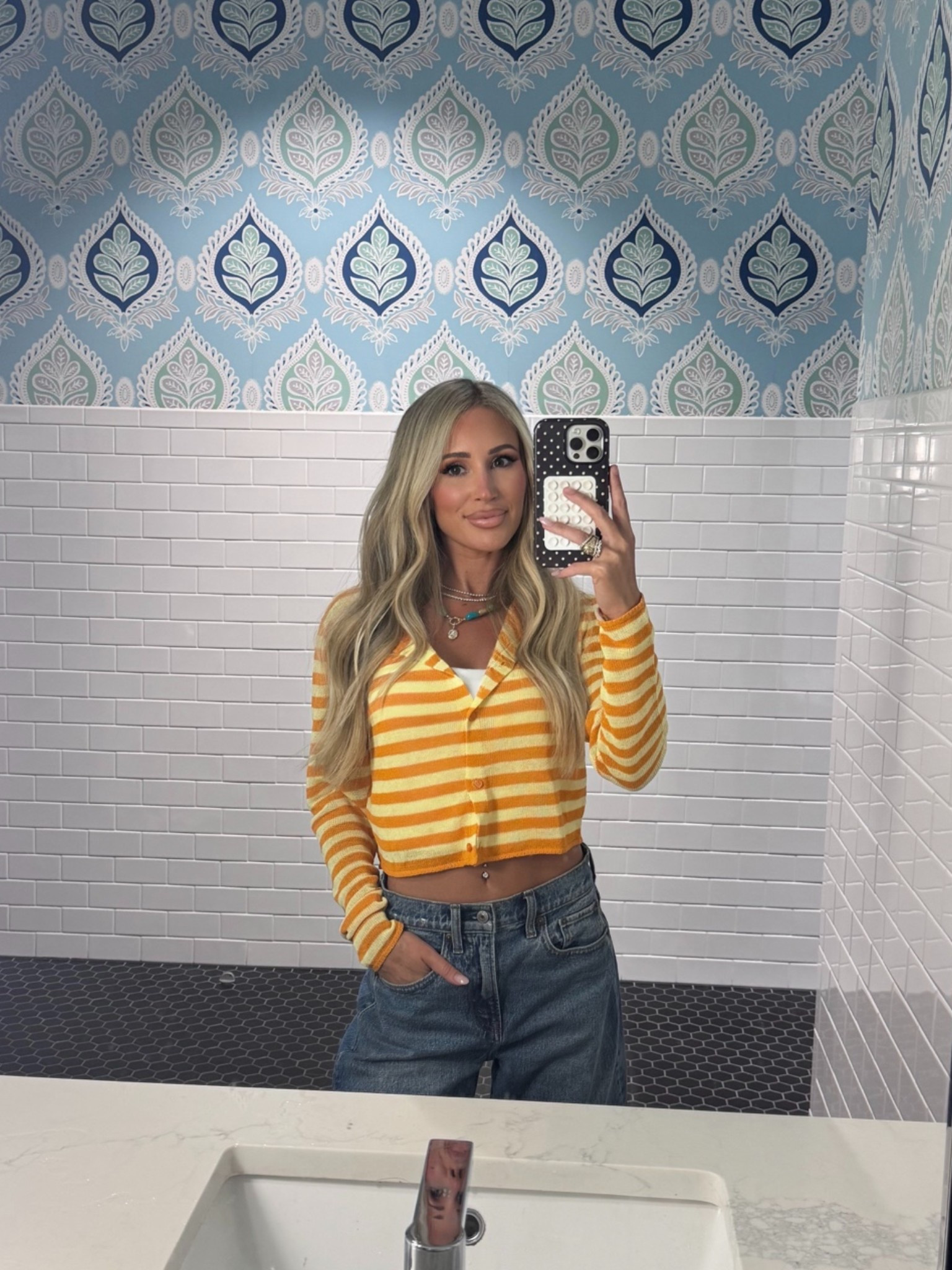 Today’s outfit! LOVE this sweater! Have matching bra and shorts to match! Wearing smallest size

Ootd. Spring style. Summer style. Zara outfit. Zara finds. Cardigan. Stripes. Barrel jeans. Abercrombie jeans.