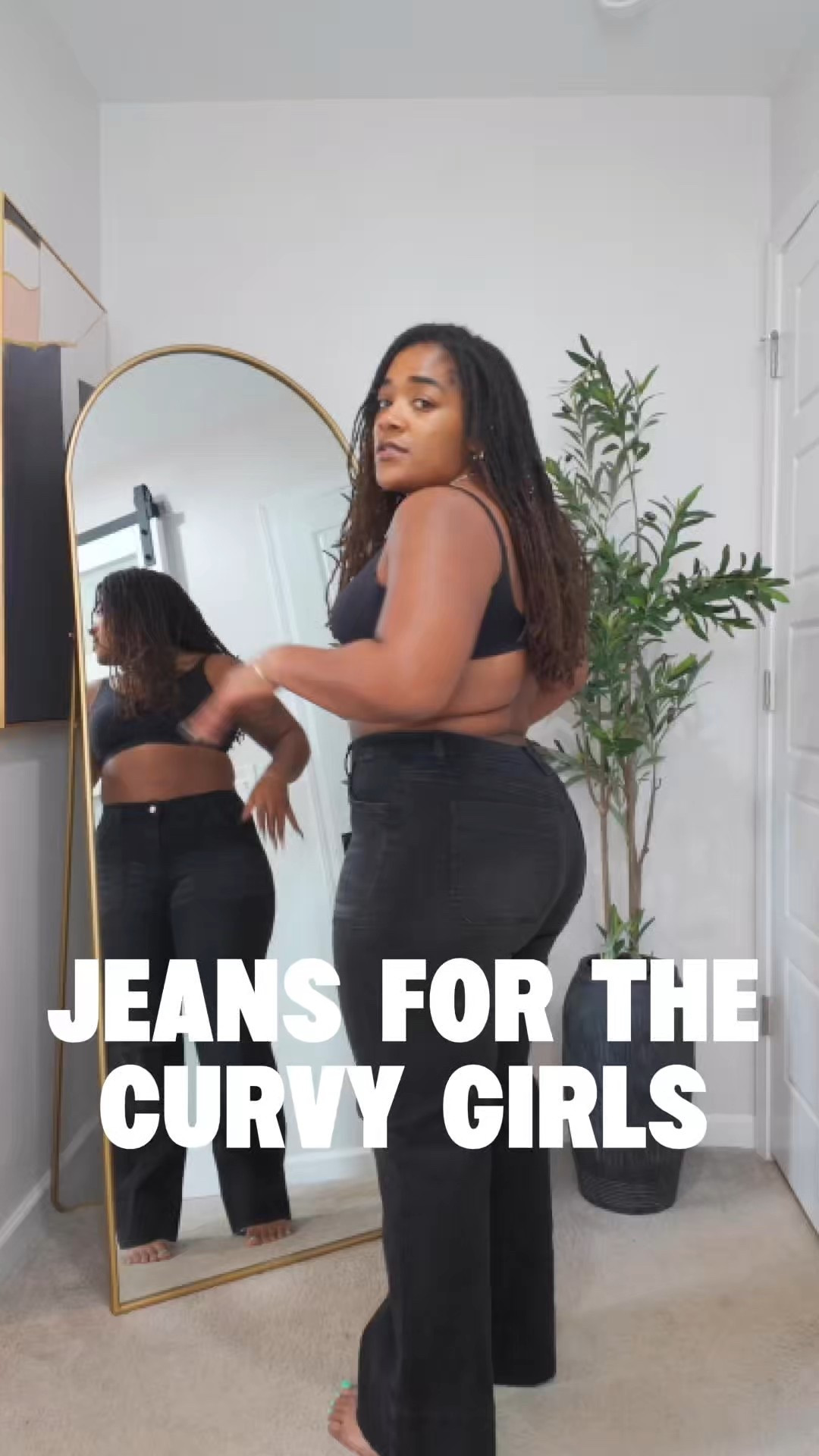 Finding jeans that don’t gap in the back is sometimes a struggle. 😩😩😩 But these that I found on Amazon are actually perfect! The blue jeans are super high waisted and the black ones are just regular high waisted but they both are perfect!