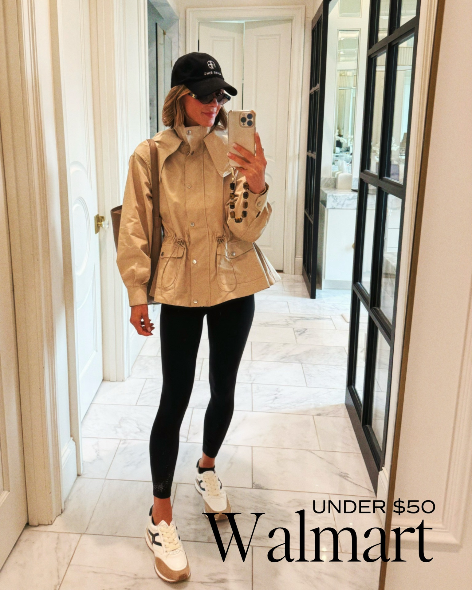 I'm wearing size small in this jacket.