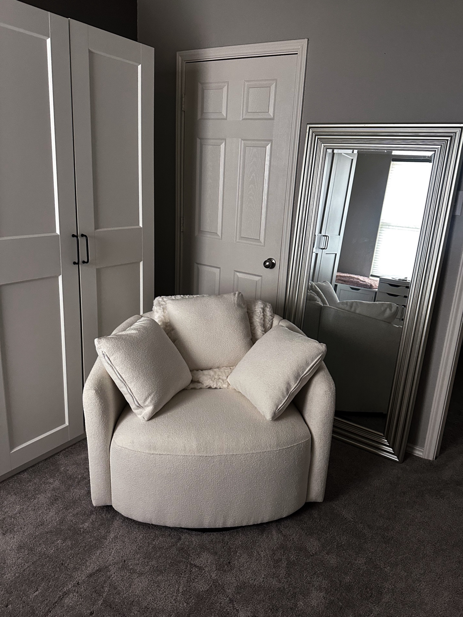 Drew Barrymore swivel chair. 
White accent chair 
Walmart 

#LTKSaleAlert #LTKHome