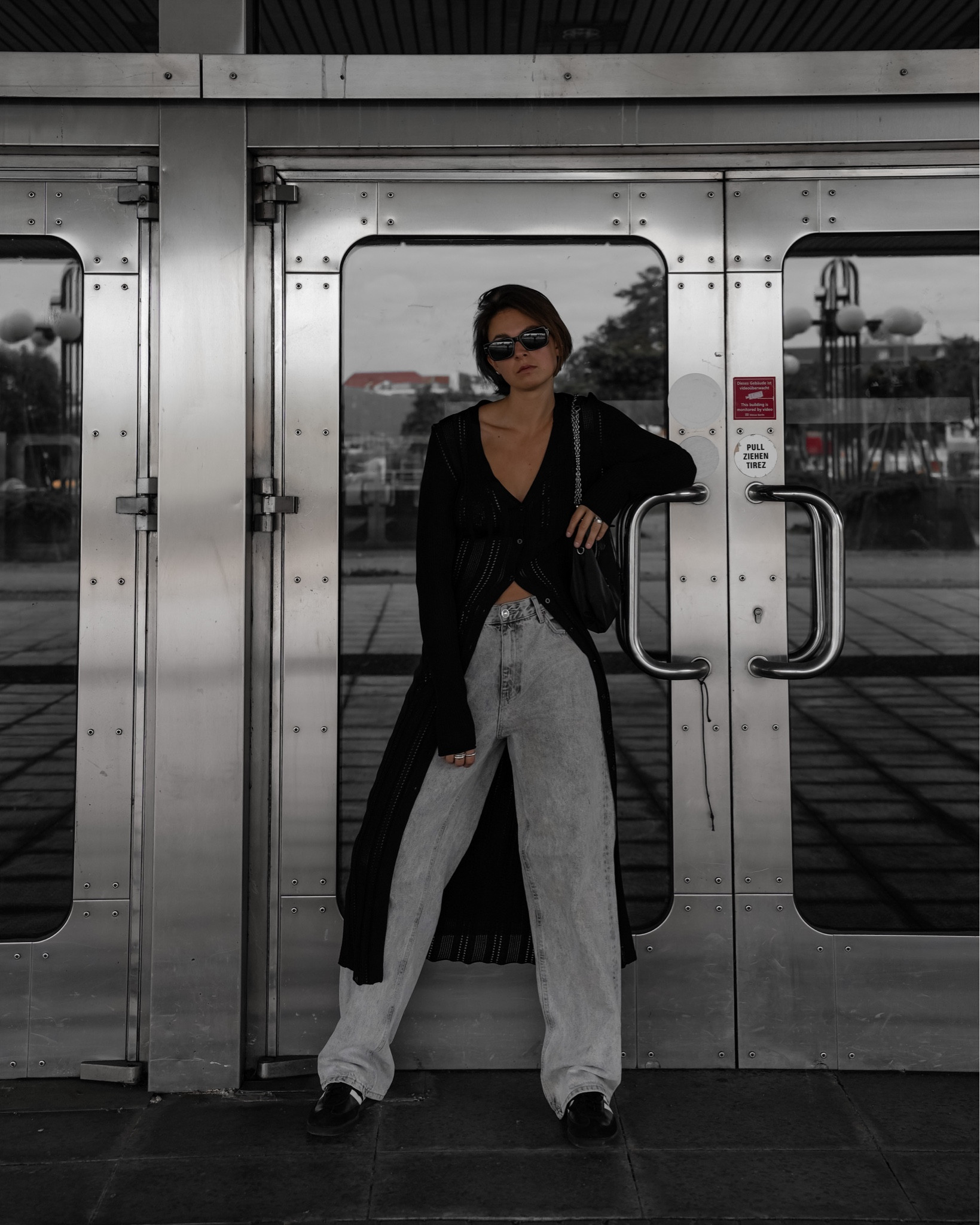 Loose fit jeans are my fav kind of jeans. Styled them with a long cardigan for a twist. Yes or no?

#LTKstyletip #LTKeurope