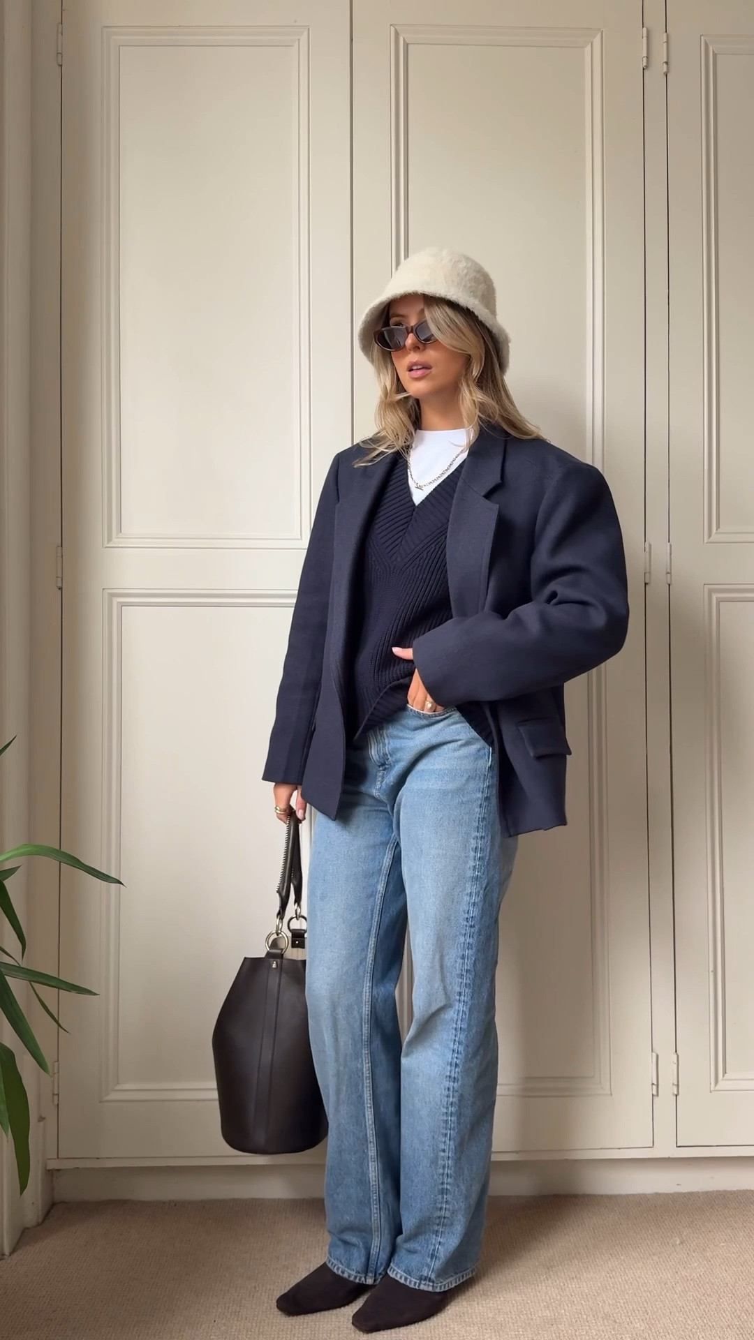 Simple recreatable work look 👌🏼

Tonal outfit, office outfit, work look, smart look, winter layering, blue blazer, cos, mint velvet, bucket hat, brown accessories, blue jeans, simple styling , chic style  

#LTKuk #LTKwinter #LTKjeans