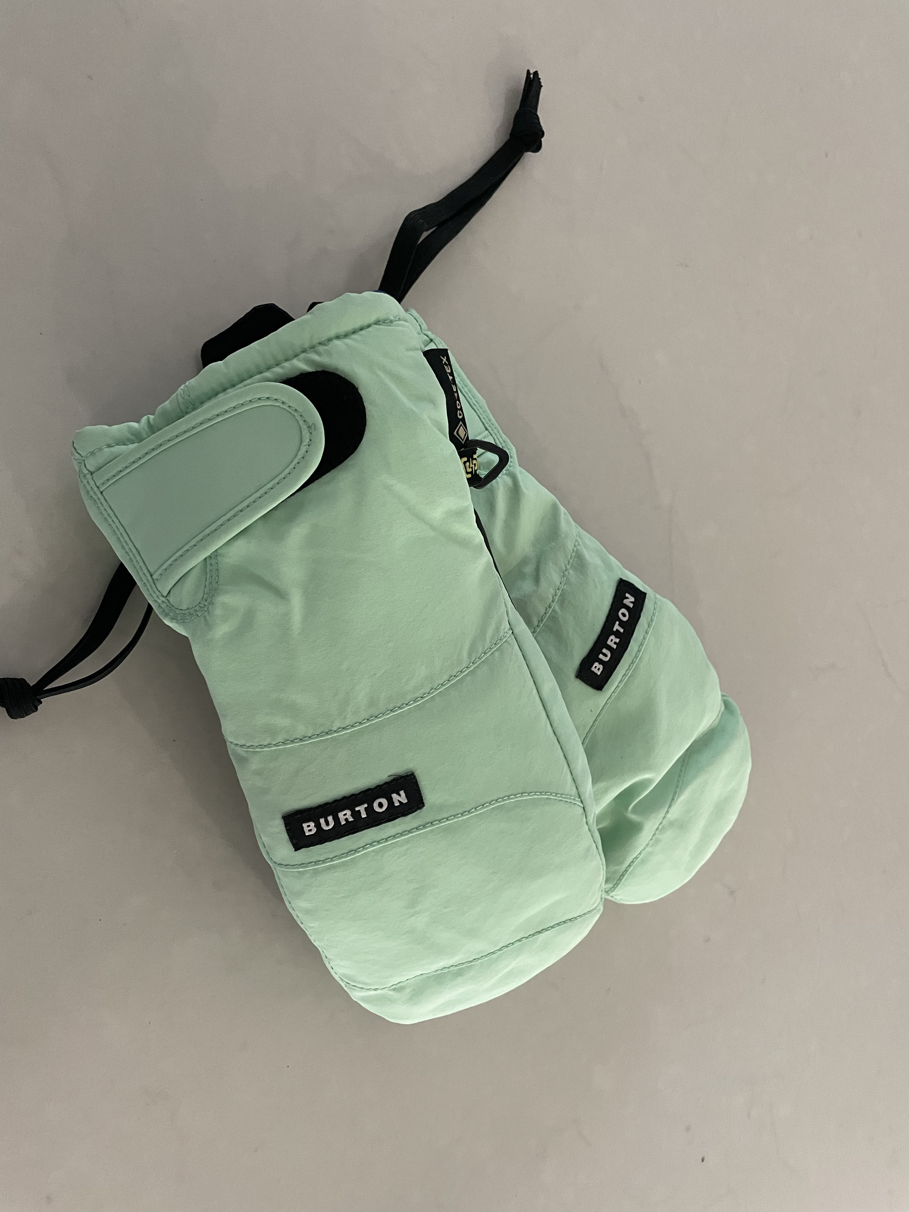 Stay warm and dry on the slopes with Burton gortex Ski Gloves & Mittens. Designed with waterproof DRYRIDE fabric, Thermacore insulation, and a touchscreen-compatible liner, these gloves provide ultimate protection and comfort in cold conditions. Perfect for skiing, snowboarding, and winter adventures. #BurtonGloves #SkiGear #WinterEssentials

#LTKSeasonal #LTKFitness #LTKActive