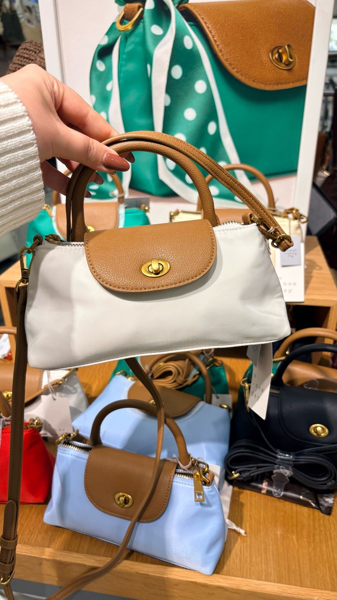 Target / target finds / fall bags / autumn handbags / fall handbags / autumn bag / designer dupe / luxury dupe / designer inspired / designer inspired bag / longchamp inspired / longchamp dupe / sale / sale alert / beige bag / tan bag

#LTKSaleAlert #LTKSeasonal #LTKootd