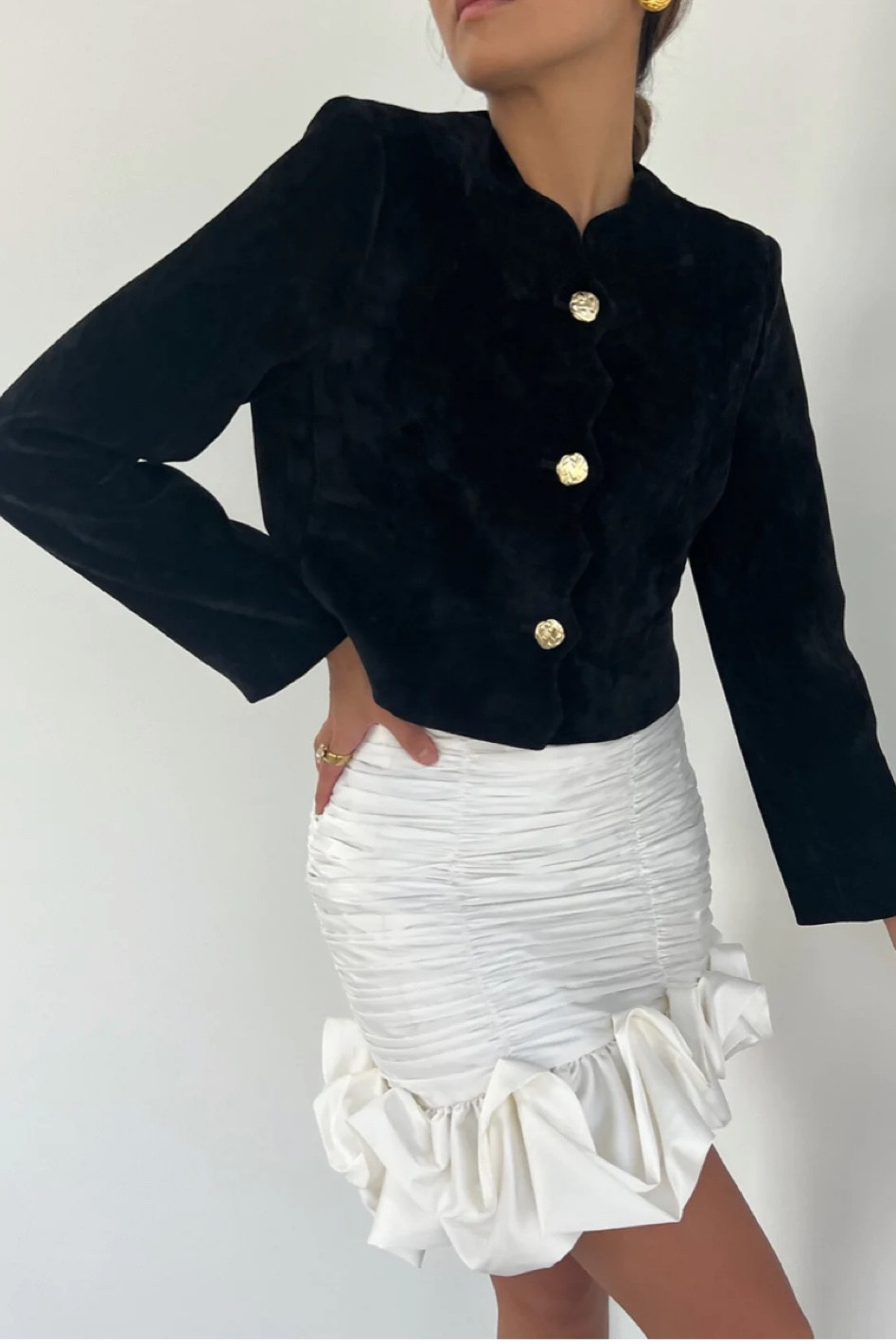 Black velvet cropped jacket

#LTKeurope #LTKSeasonal #LTKstyletip