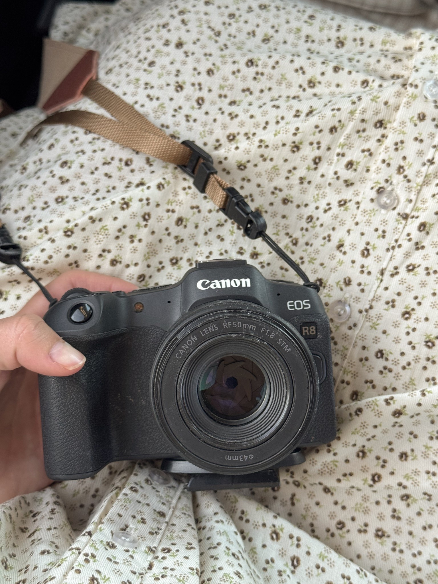 LOVE my camera 📷 ignore the dings from my dog taking down my tripod though 🫠