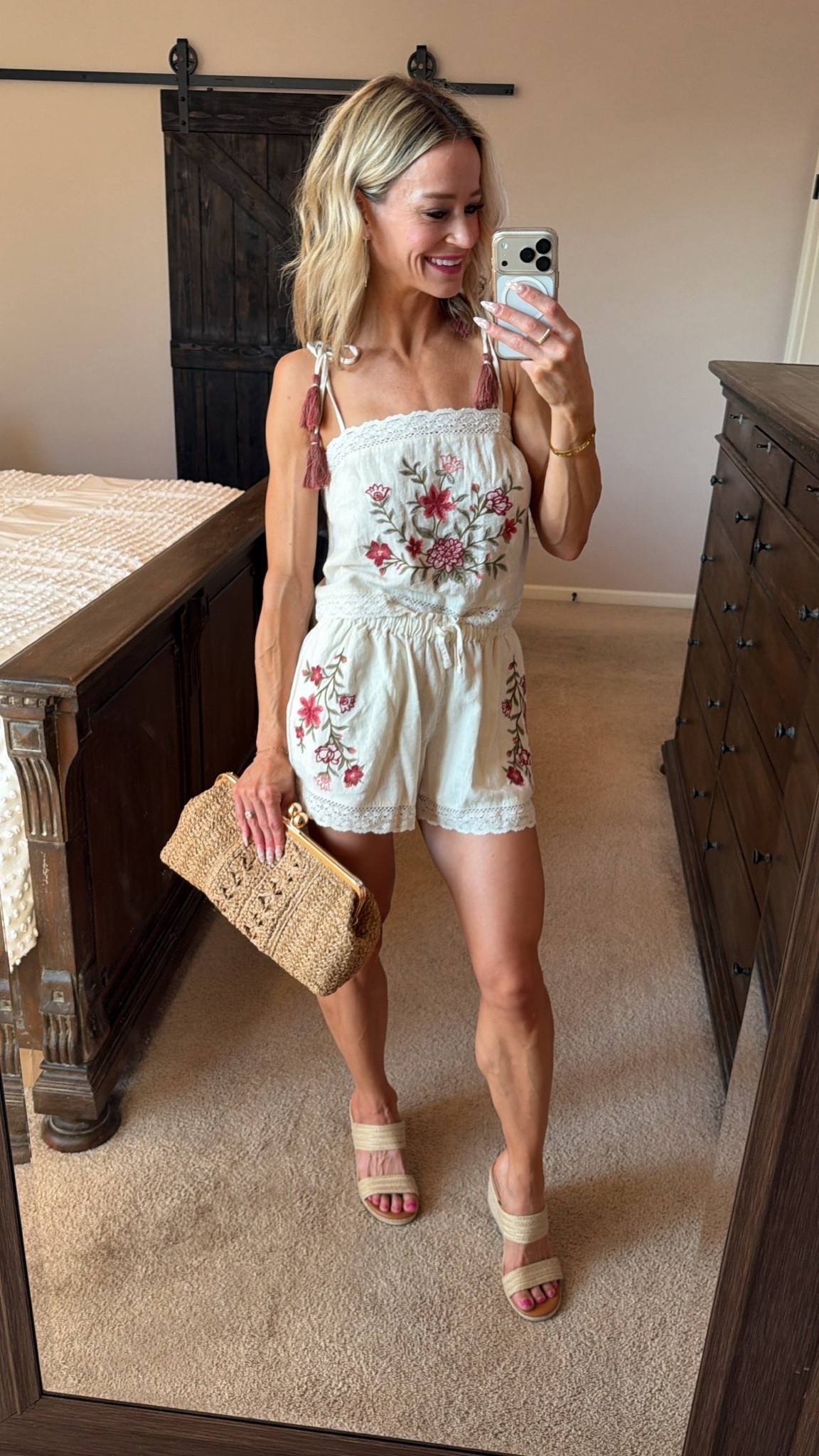 Obsessed with this set! I’m in an XS in both pieces. 5”5’

#LTKSeasonal #LTKOver40 #LTKTravel