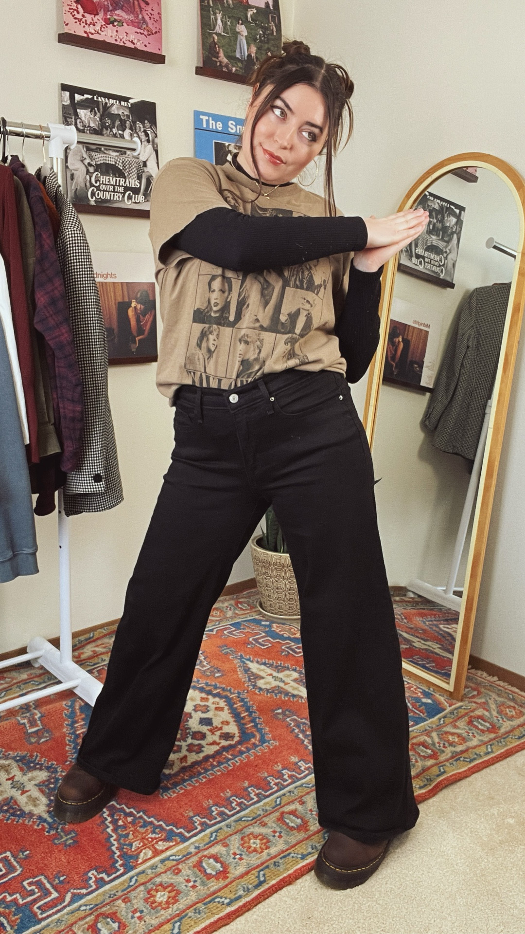 Basics + statements + accents = your soft grunge winter outfit formula

The secret sauce is layers, layers, layers! It can really turn an “I don’t have anything to wear!” into an “Omg this is SO cute!”

Guess what this also means? You don’t have to have the latest and trendiest clothes to look and feel absolutely FIRE 🔥 

Save this for when you need a reminder that you have everything in your closet to rock a killer outfit this winter 💙

#LTKMidsize #LTKootd #LTKgrwm