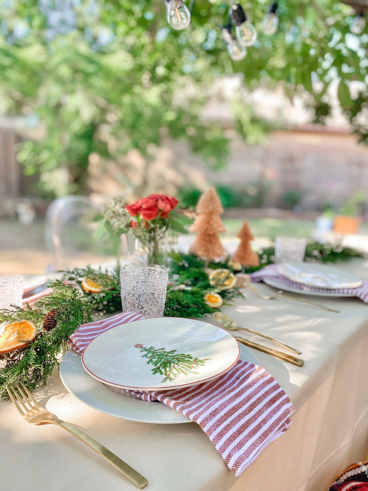 Christmas tablescape. Christmas dinner table setting. Holiday entertaining. Holiday host. 

#LTKhome #LTKGiftGuide #LTKHoliday