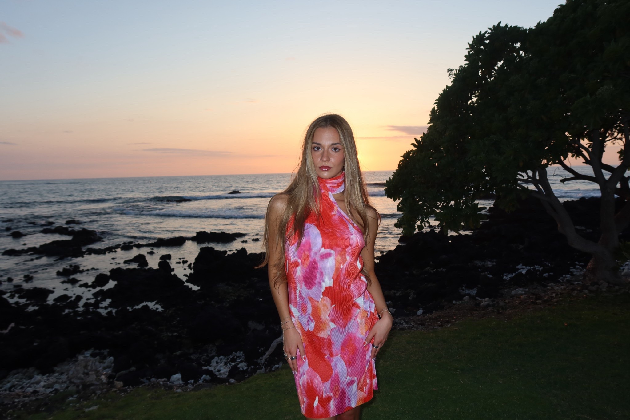 A little Hello Molly dress moment in Hawaii🌺

#LTKSeasonal #LTKgrwm #LTKootd