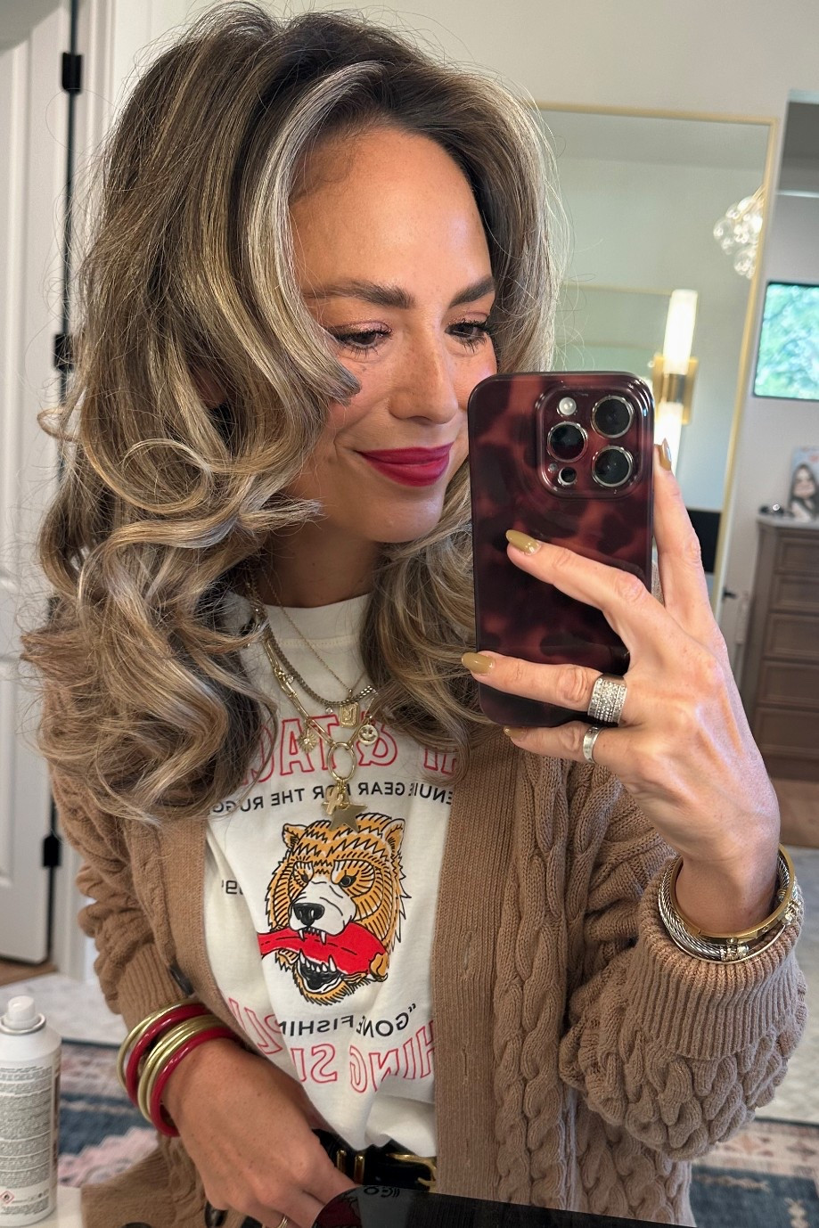 you will not believe where this tee is from 😳🫣

#LTKStyleTip #LTKOver40