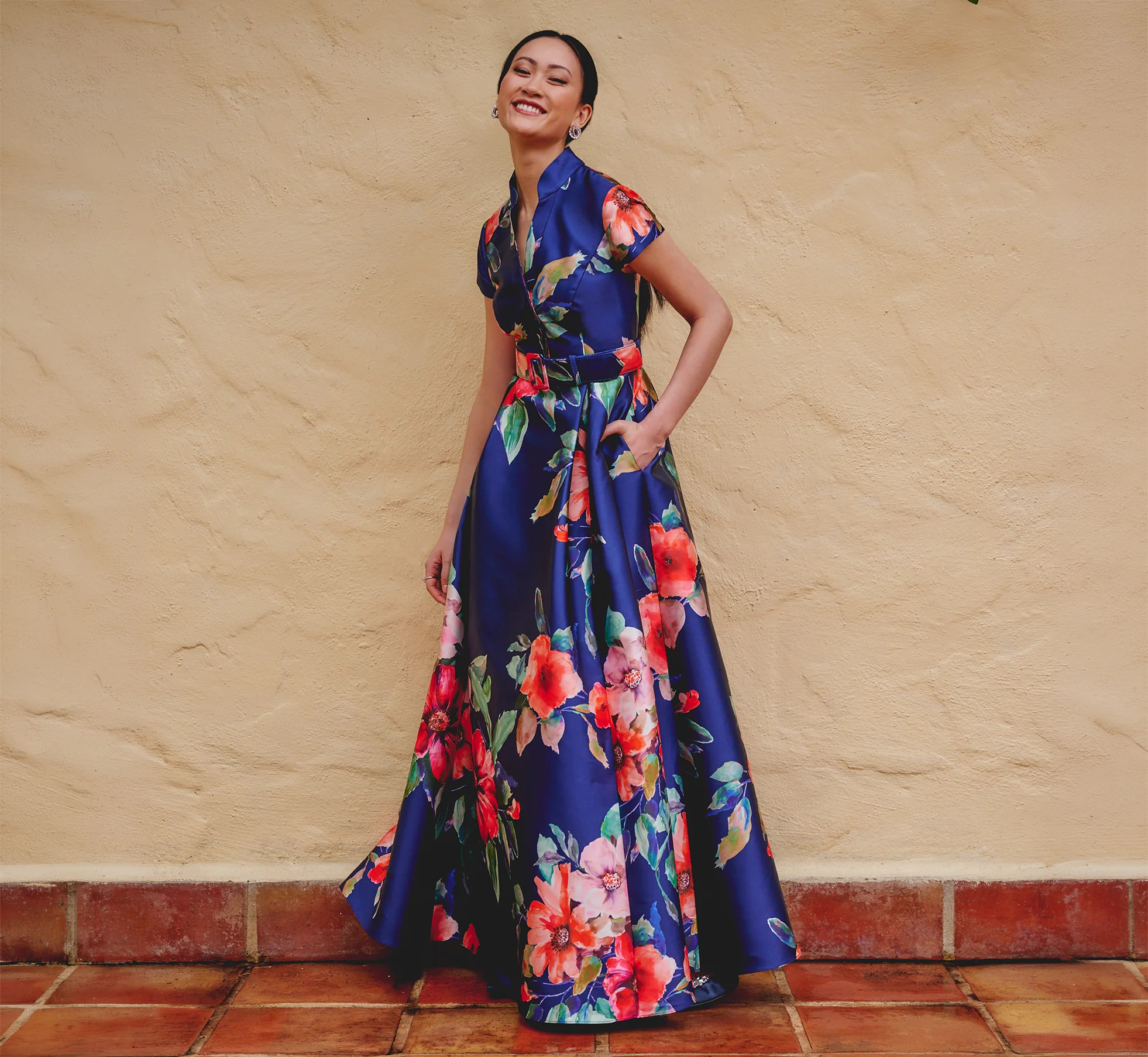 Short Sleeve Magnolia Floral Ballgown In Navy Multi | Adrianna Papell
