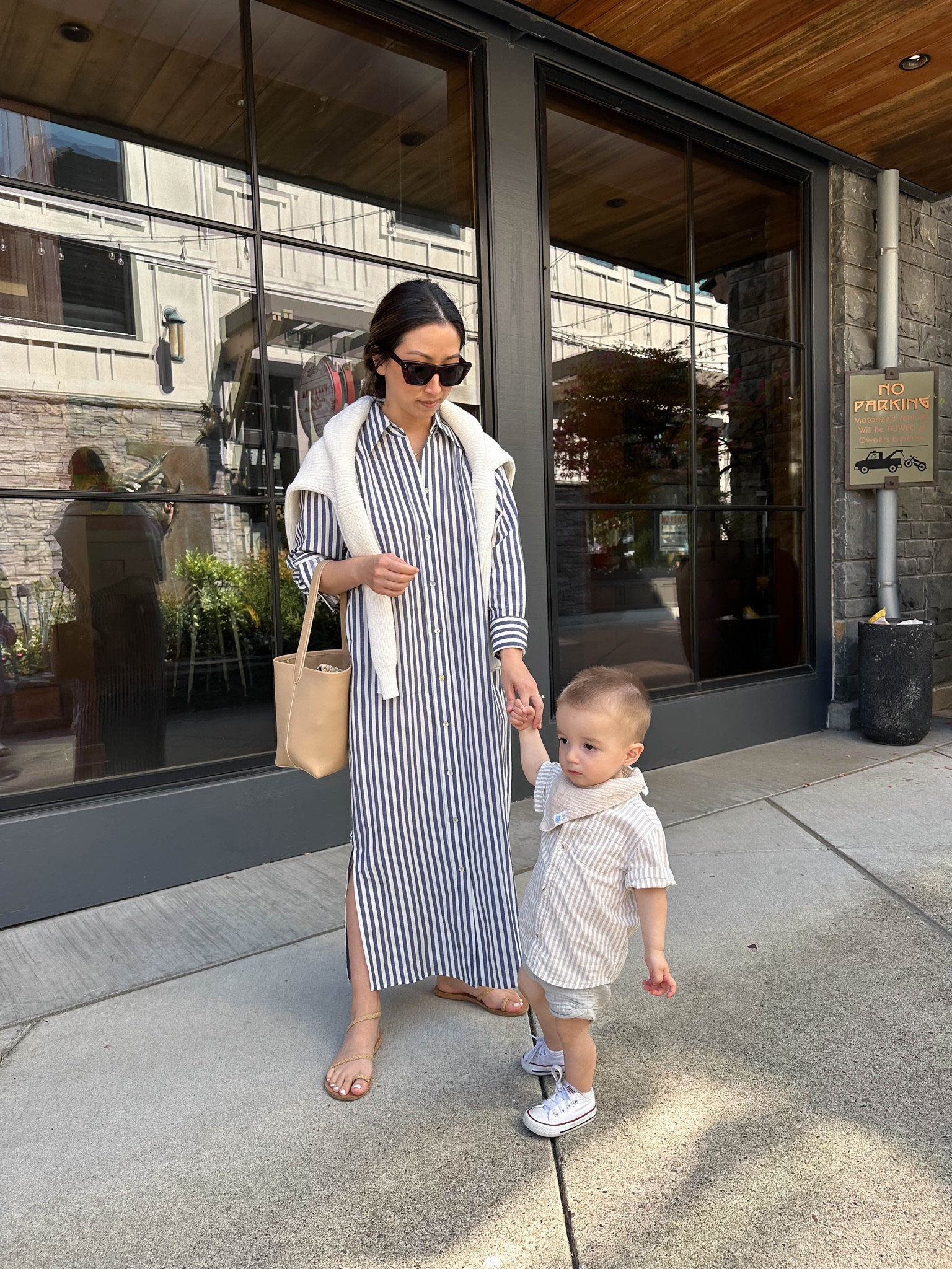 Love this Vince striped shirt dress. Exchanged the xs for the xxs.  Great petite length. 

Vince striped dress xxs
J.crew cardigan xxs
Ancient Greek sandals 35
Vince tote small
Celine sunglasses 


#LTKitbag #LTKshoecrush #LTKSeasonal