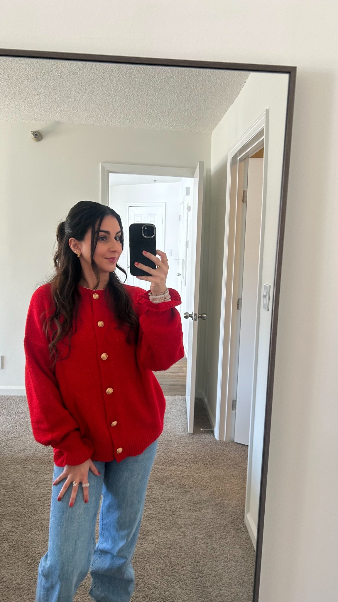 ootd 💌

#cardigan #ootd #red #jeans 

#LTKTravel #LTKootd #LTKWorkwear