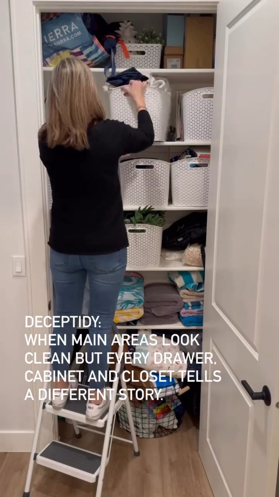 ✨Comment LIST and follow @lifestyle.leaks. I’ll send the list of 21 Easy Things to Toss with my top space saving, organizing favorites and storage solutions! 😉

👉 Start today, work at a pace that fits your life. Focus on one area of your home at a time. Each task is less than 30 min and some only take 5.⏱️ 

✨21 Easy Things to Toss List

💡”Toss” does not mean garbage. There are wonderful places to donate clothes, shoes, home decor, kitchen items, food... Or give/sell your items on marketplaces. Check out your local options. 😊

➕Hit that follow button for decluttering motivation and organizing inspiration. If your goals for 2026 include decluttering and simplifying your home and lifestyle…ME too! You are in the right place, and I’m so happy you’re here!
.
.
.
.
.

Disclaimer: Commissions Earned as an Amazon Partner. #AD

#declutter #organize #home #homeimprovement

Home | Declutter | Organize | ADHD | DIY | Home Improvement | Family | Cleaning | Cleaning Tips | Garage | Evening Routine | Home Inspiration | Desk Organization | Kitchen Cabinets | Kitchen Organization | Storage Drawers | Home Storage