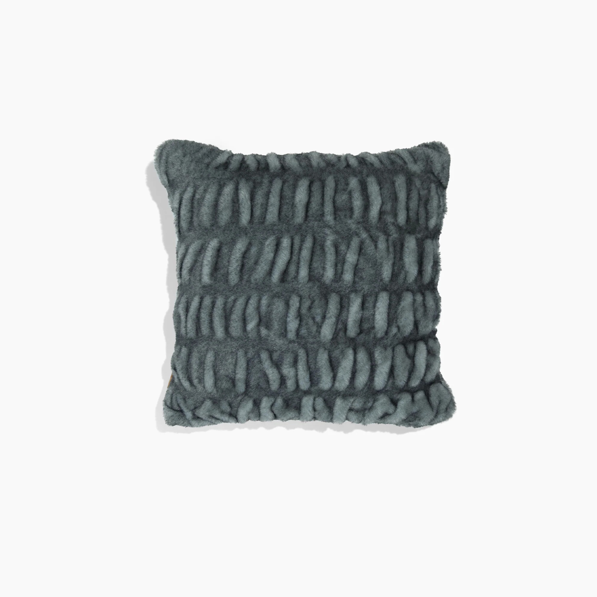 Glacier Blue Tip Dye Pillow | Lola Blankets