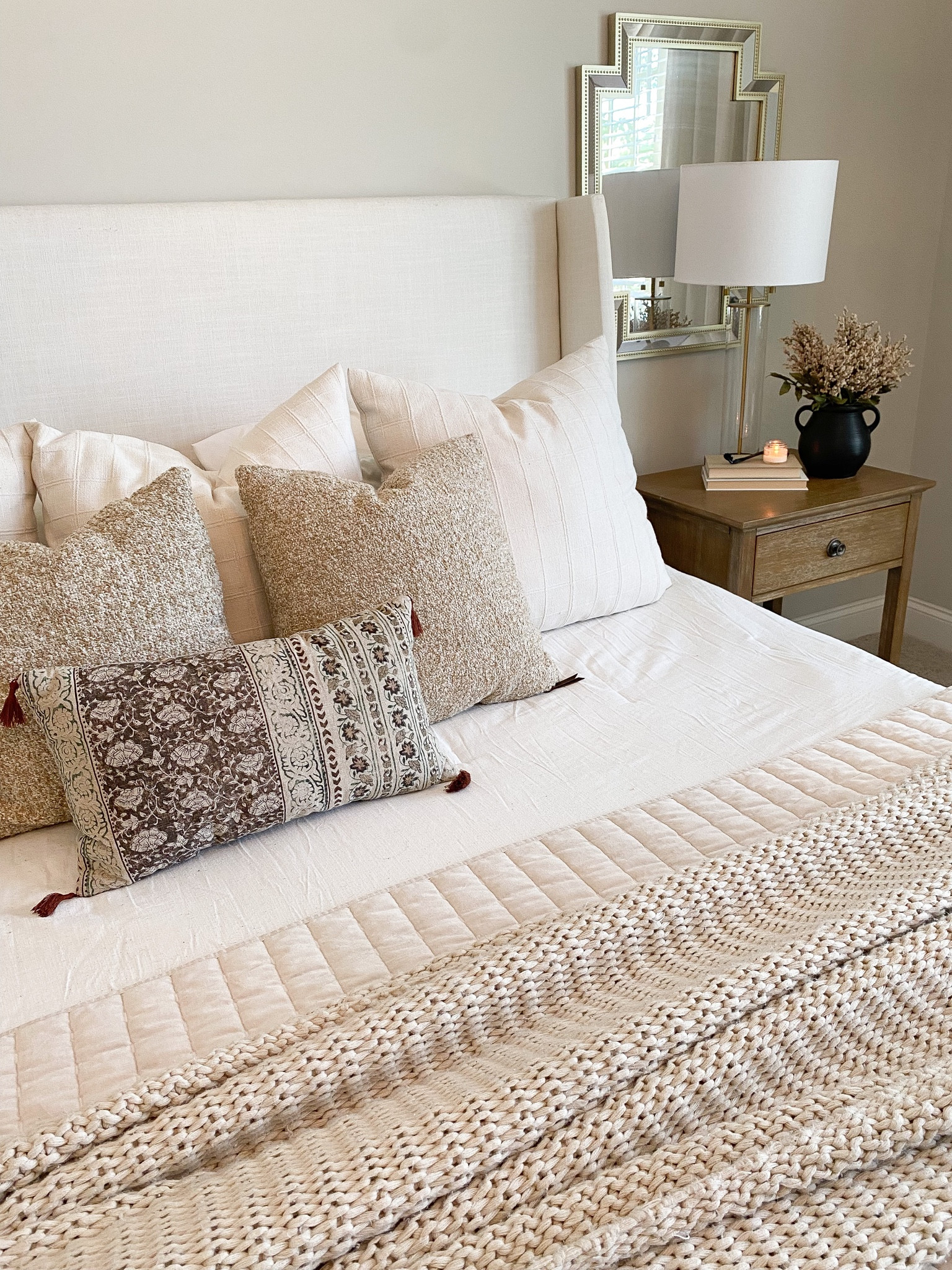 Cozy bedroom ✨ 

#LTKstyletip #LTKhome #LTKsalealert