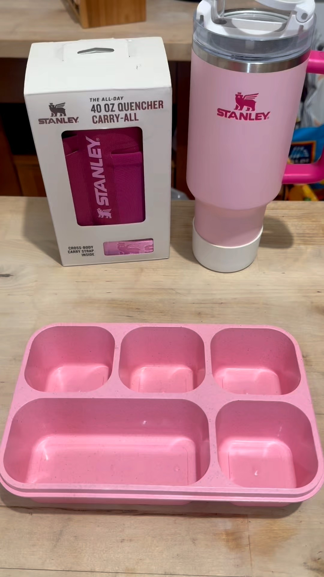 I work a busy job as an office assistant for the State of Michigan CPS & Fostercare  I’m working on getting better at prepping the day before to make my mornings more easier for me and allows my little ones healthy meals 
 Because of my field if I get busy after so long I may loose my appetite or eat late  It’s a bad habit but now with prepping my snack box I can munch on snacks throughout the day and stay within my fitness goals 
 Do you meal prep ? 

#snackbox #mealprep #stanley #mealprepmonday #mealprepping 

#LTKfitnessgoals #LTKmomlife #LTKfoodie