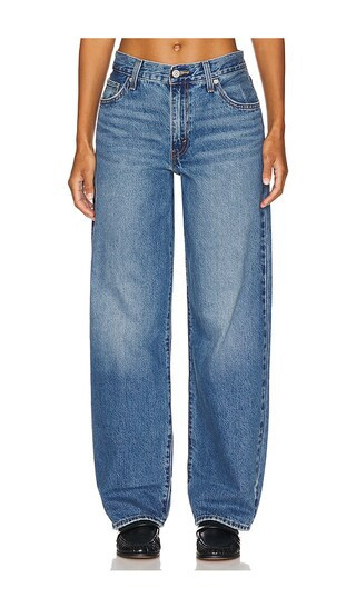 LEVI'S Baggy Dad Straight Jeans in Denim-Medium. - size 30 | Revolve Clothing (Global)