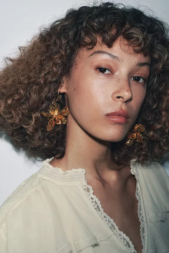 TEXTURED FLOWER EARRINGS | Zara UK