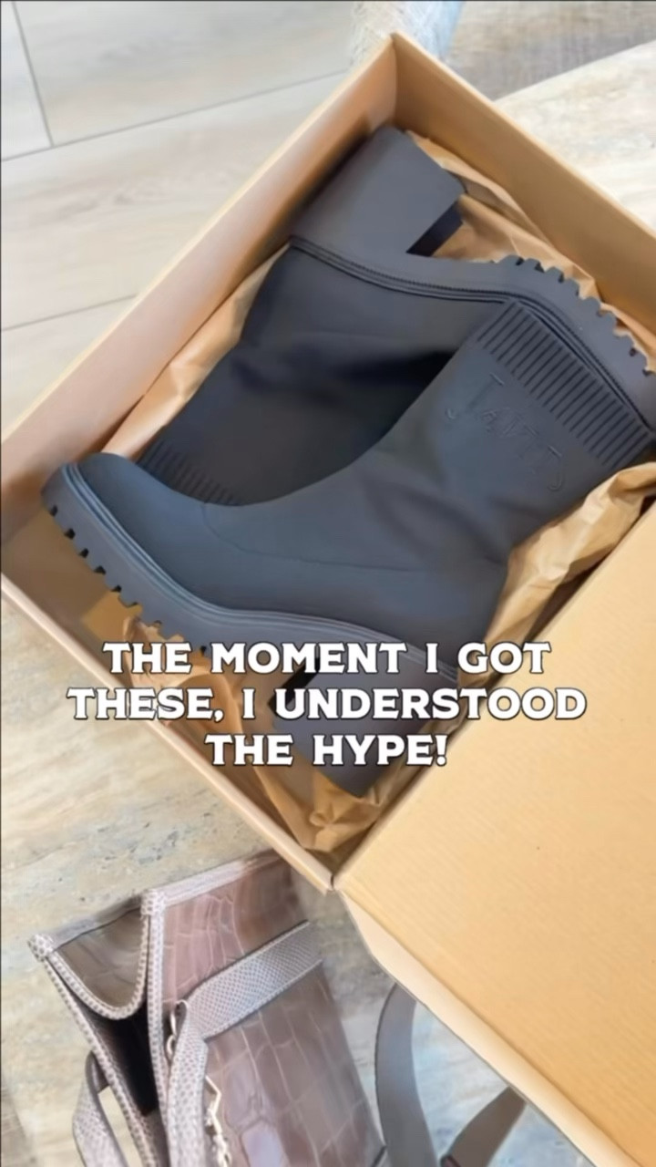 Stepping into luxury with pieces that are as beautiful as they are practical. 🤎 The boots are buttery soft with an all-day comfortable fit, and the purse has that timeless structure and real embossed leather that feels so elevated.
These are the kind of staples you’ll wear for years they are true investment pieces that never go out of style. @ericjavits

#ad #EricJavits #FallWinter2025 #EricJavitsPartner #LuxuryStyle #InvestmentPieces 

#LTKHoliday #LTKGiftGuide