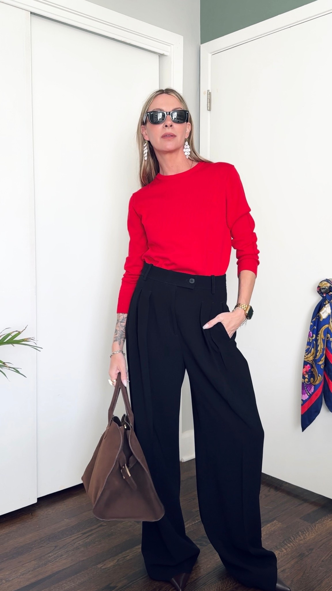 A pop of red 

#LTKootd