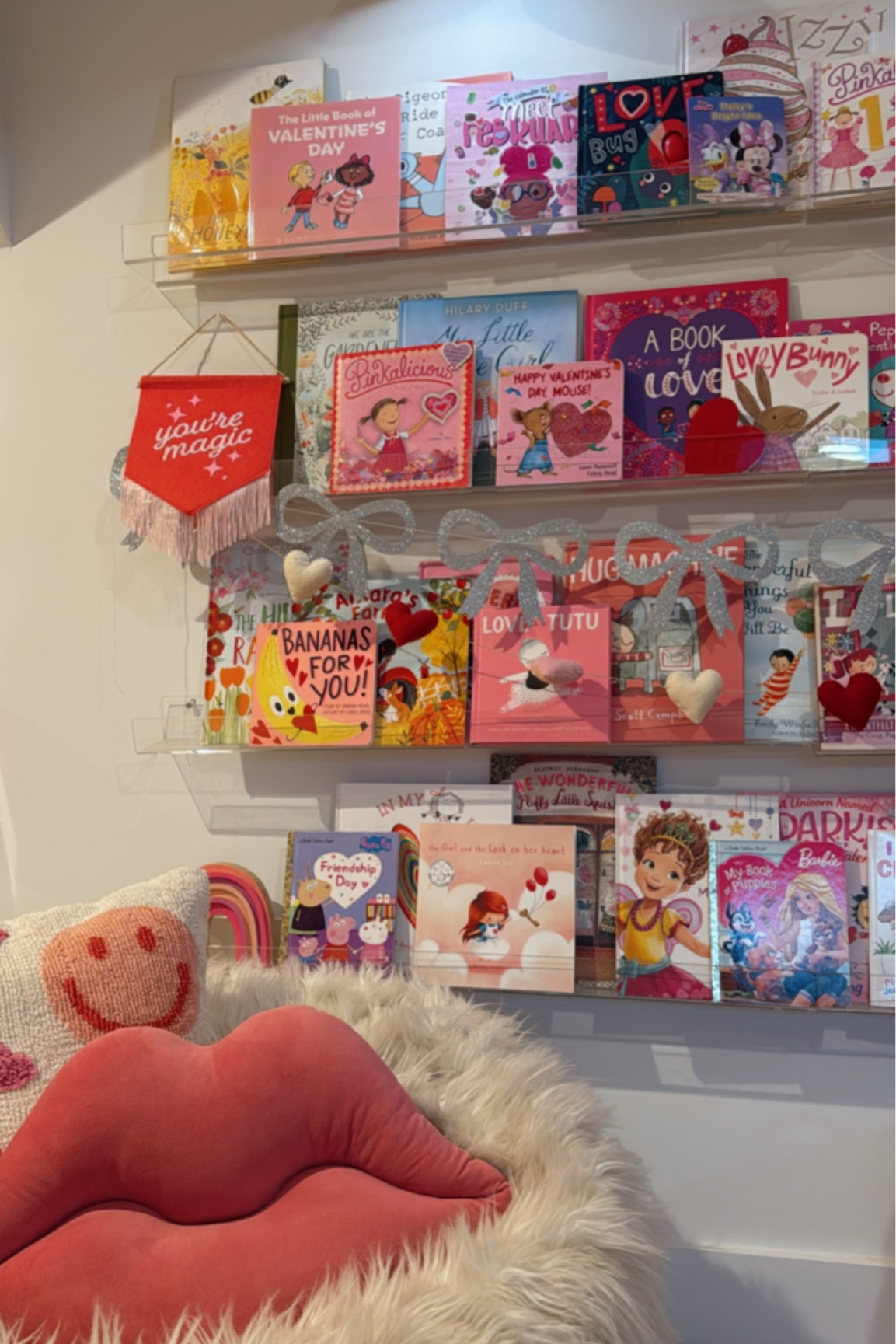 Valentine’s Day book wall 💌💘👄📚🎀

#LTKSeasonal #LTKKids #LTKHome