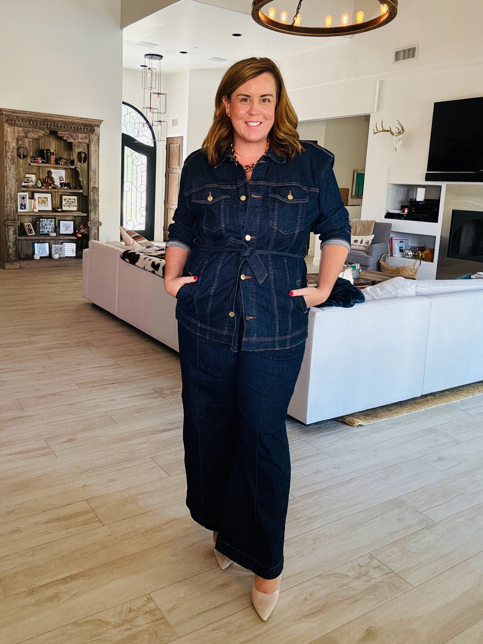 Denim on denim 👖 paired a nude wedge to elongate the legs and added gold jewelry to complement the warm tones of the hardware on the set!

#LTKOver40 #LTKPlusSize #LTKStyleTip