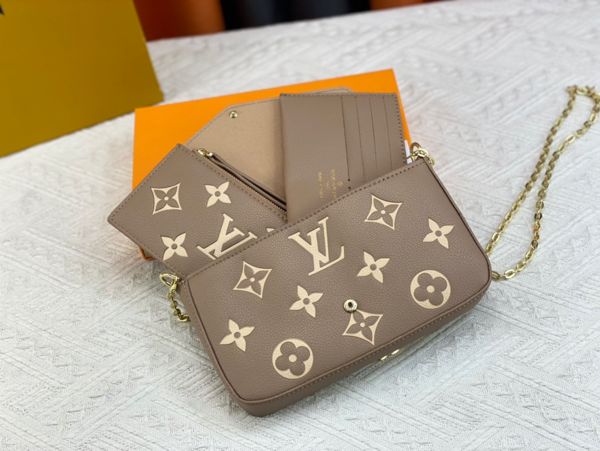Louis Vuitton Felicie Pochette Shoulder Bag Chain Strap Purse Wallet Designer Wallet Purses Women Cross Body Bag Handbag Women Fashion Monogram Embossed Purse Fashion Classic Pochette LV Bag

#LTKitbag #LTKGiftGuide #LTKstyletip