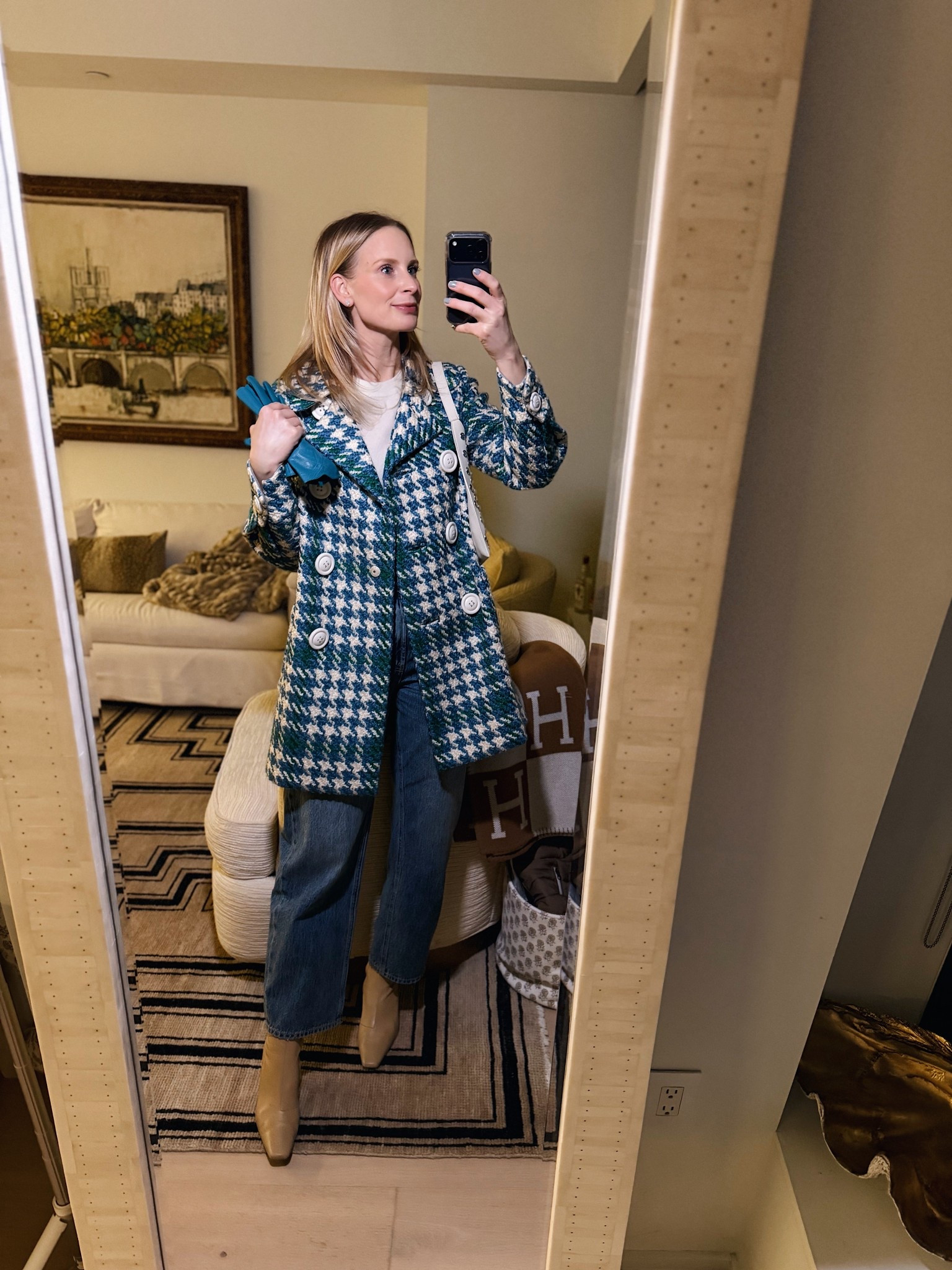 Tonight’s look! Coat is old Miu Miu, boots are old Loeffler Randall, bag is old Khaite. 

#LTKootd