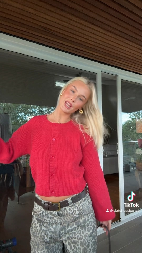 The perfect cardigan ❤️
Jeans are jaded lndn