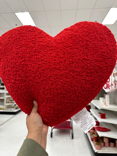 Heart Pillows from Target are such Valentine’s Day decor
Target Pillows Target Finds plush Pillows Home Decor Valentine’s Day Home 

#LTKSeasonal #LTKfindsunder50 #LTKhome