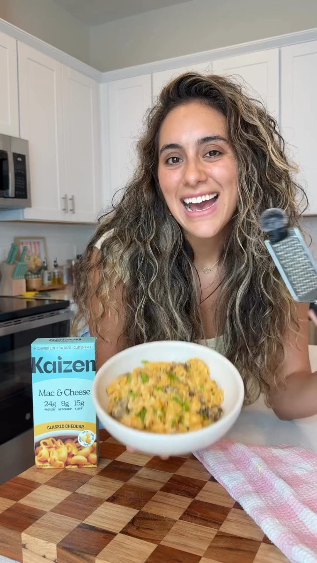 Lo que me hice de almuerzo hoy😋 @kaizenfoodco you outdid yourself with this mac and cheese 🤤 such good macros and taste! 

Si quieren probarlos los pueden conseguir en @kaizenfoodco website o en Tiktok Shop✨ 

#proteinmacandcheese 

Son amantes del mac and cheese como yo🤭?