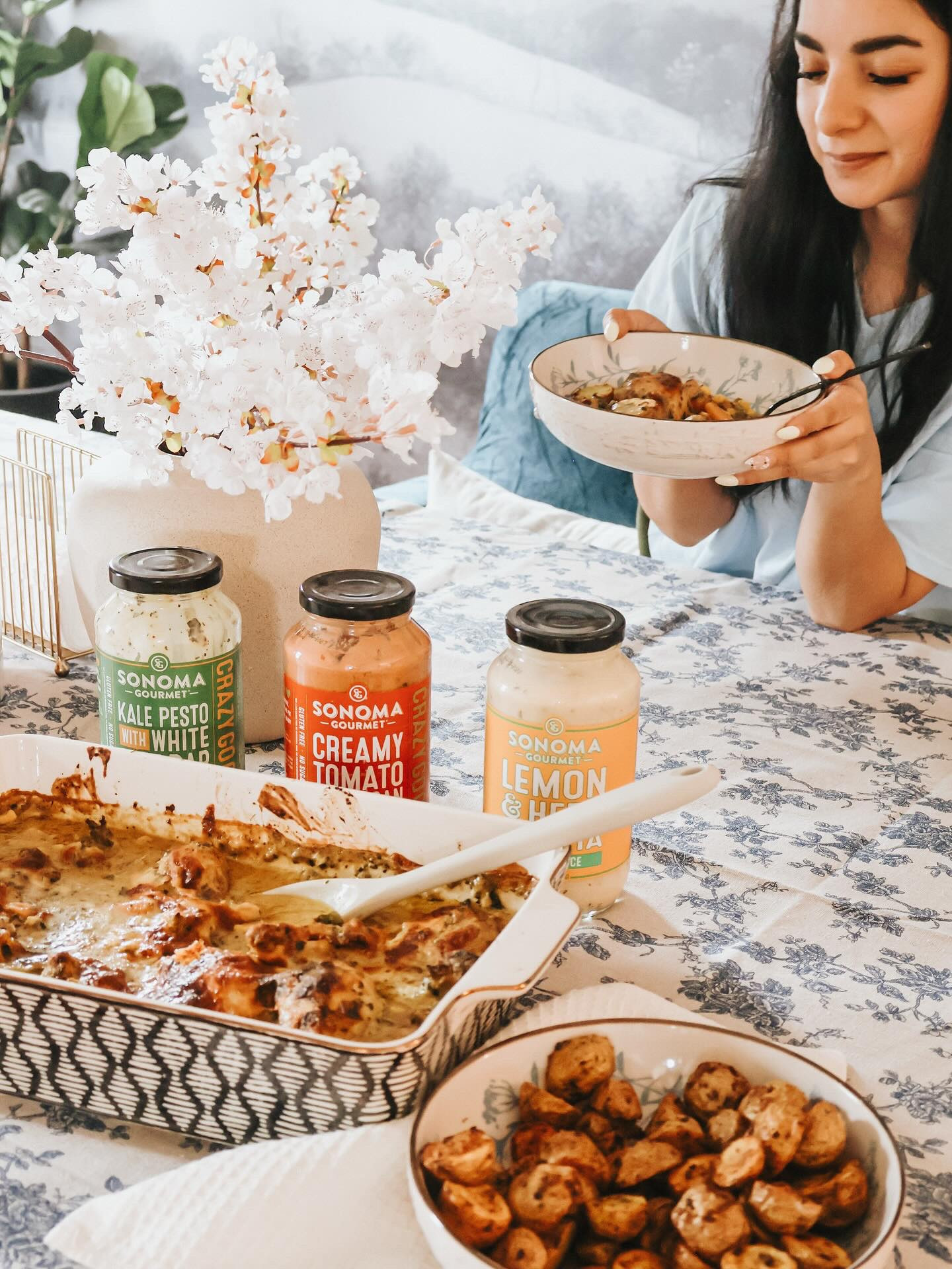 #ad Who said you can’t have restaurant quality food or even better than that at home? 🏠 🍅 🫑 I am the type of mom who loves cooking from scratch but also will take a shortcut using amazing products to cook with, sauces are the most of the products I buy that are already pre made, just to be able to mix them together with any type of meat , veggies and carbs, @sonomagourmet variety of sauces 🥕🥦🍅are the perfect way to make a home cooked meal to taste like the one you enjoy at your favorite restaurant, they are so delicious and blend well with everything. I love that these sauces contain no sugar, water, or GMO ingredients!🍝🍲🍛One of my favorite sauces is the kale pesto with white cheddar and of course the traditional creamy tomato Parmesan as well, don’t miss out and elevate your meals with Sonoma Gourmet at @walmart. 
Link in bio: https://click2cart.com/4753000a 
.
.
.
.
.
.
.
.
.

#sonomagourmetatwalmart #foodiesofig #foodieforlife #familyfriendlyrecipes #familyrecipes #foodie_features #foodforfuel #foodrecommendations #recipesforkids #recipeinspo #easyrecipesathome #cookingrecipesrepost
