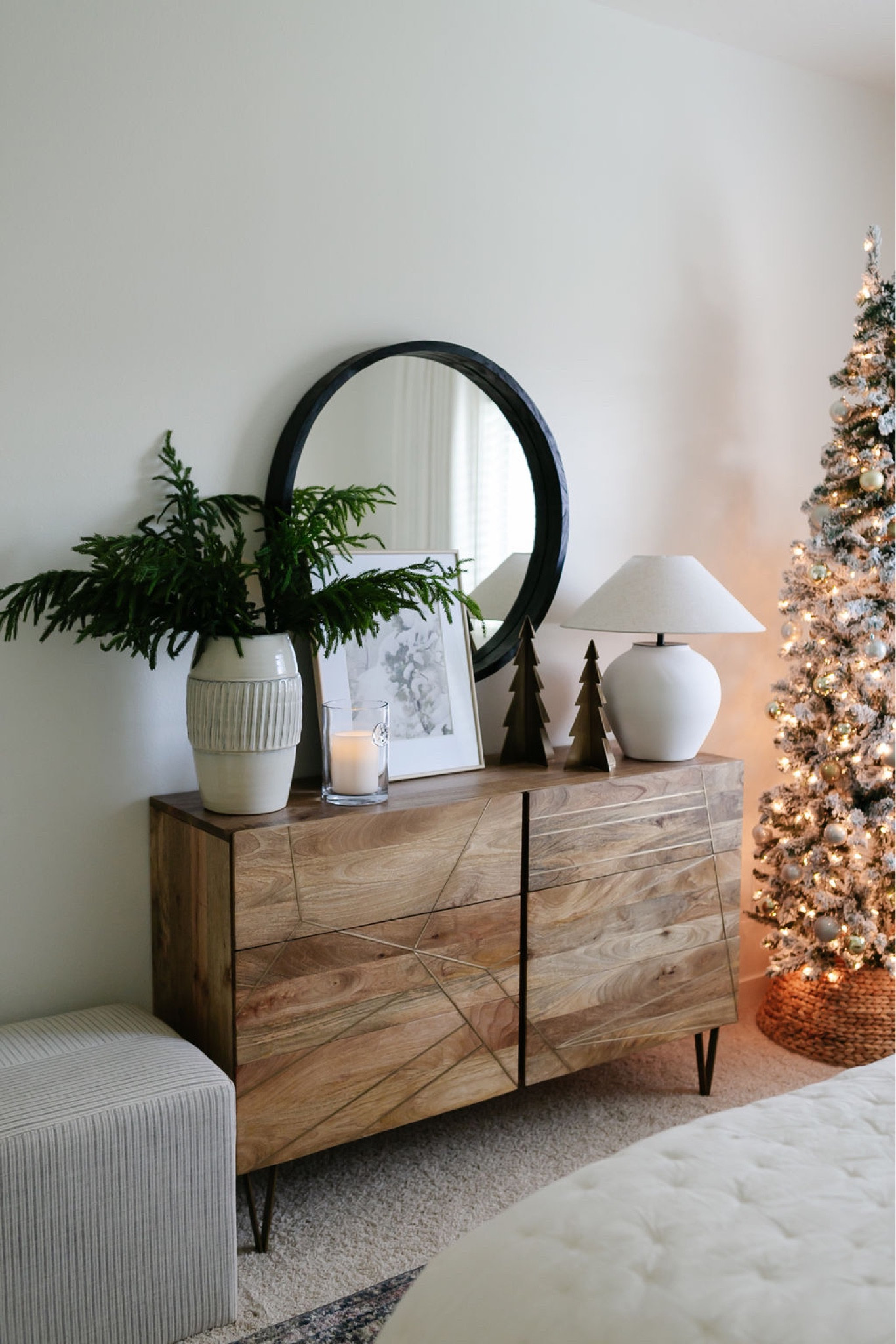 Christmas decor
Amazon home
West elm dresser
Black mirror 
Round mirror 

#LTKhome #LTKsalealert

#LTKHoliday